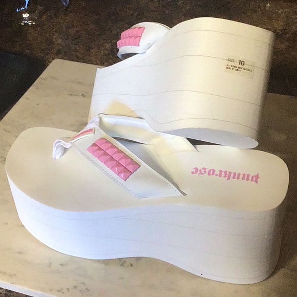 Punk rose platform thong sandals - Picture 2 of 4